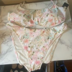 NWT Abercrombie bralette bikini w/moderate coverage bottoms